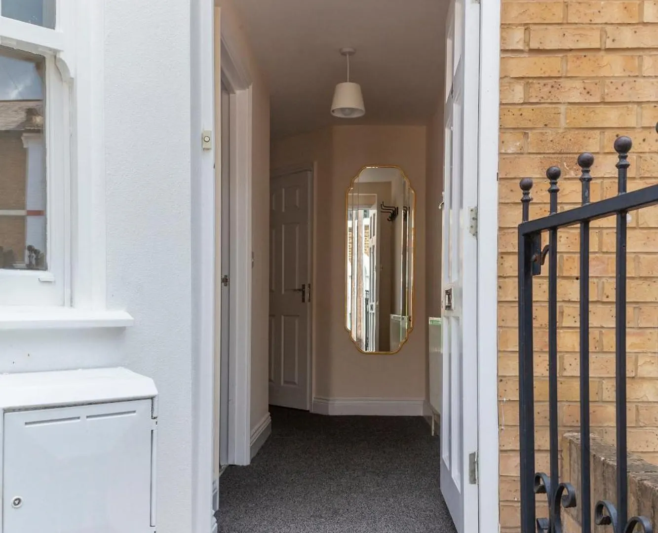 Arte Stays: Spacious Garden House in Stratford with Free Parking London 0*,
