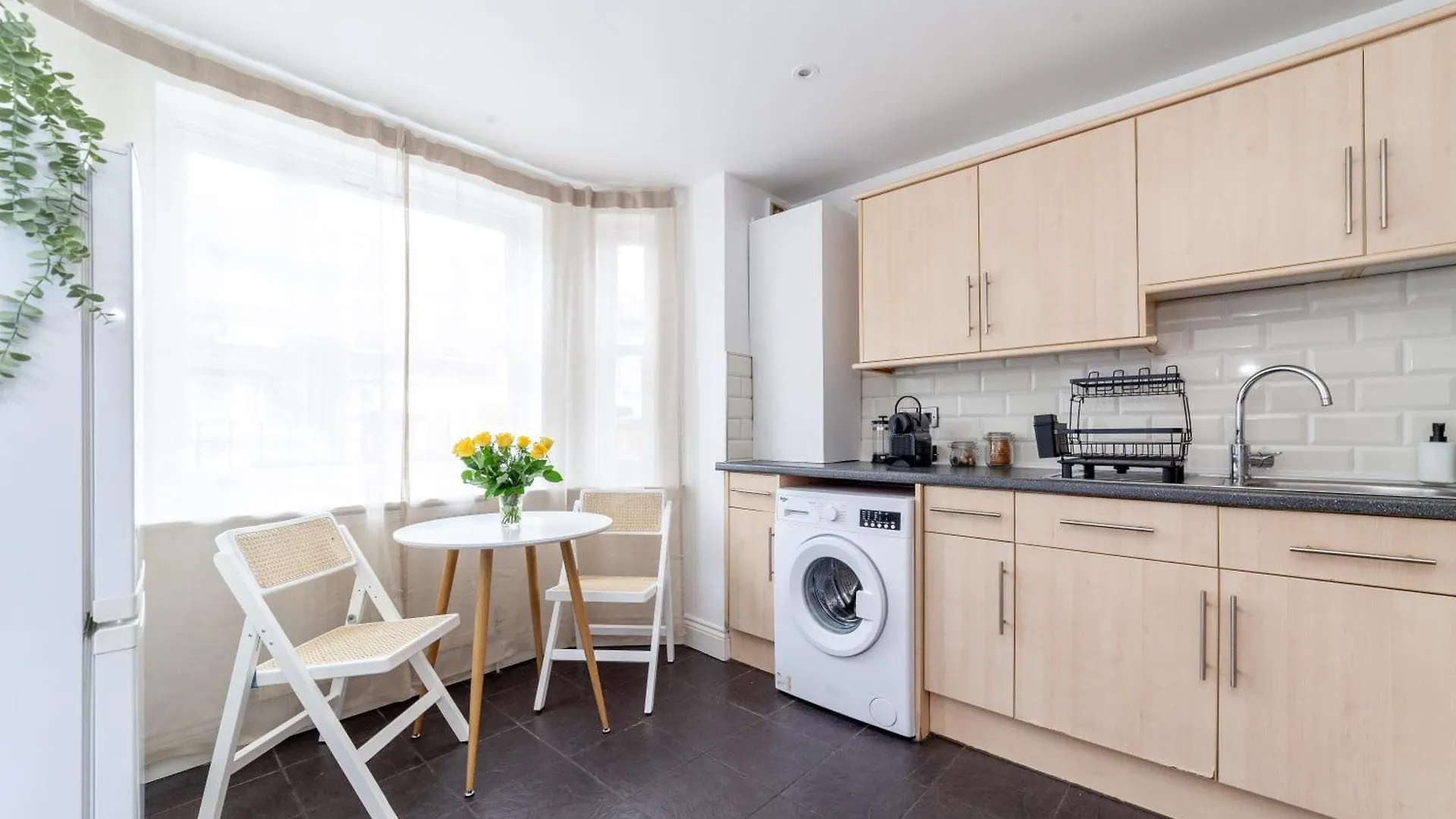 Arte Stays: Spacious Garden House in Stratford with Free Parking London 0*,  United Kingdom
