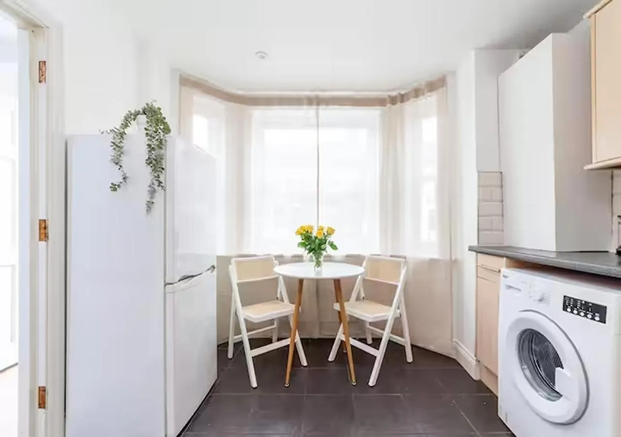 Holiday home Arte Stays: Spacious Garden House in Stratford with Free Parking London United Kingdom