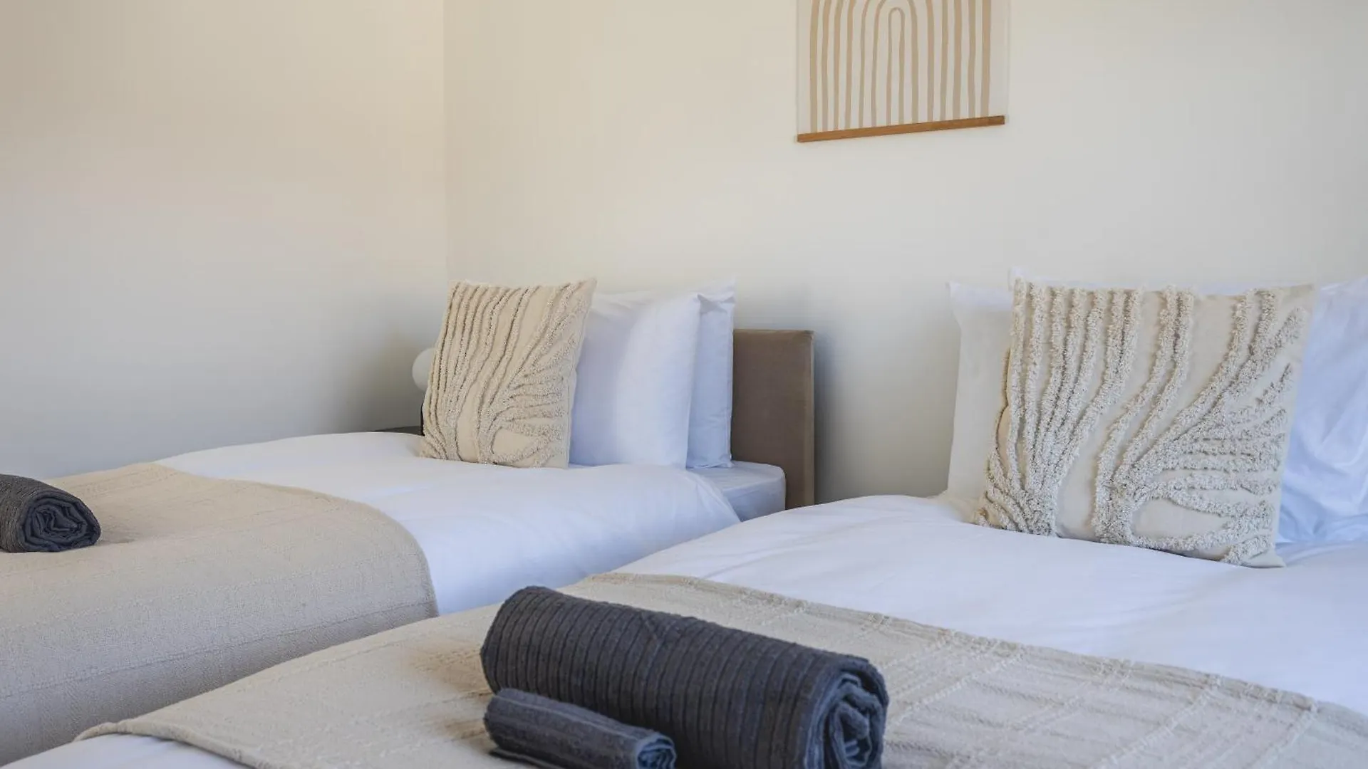 Arte Stays: Spacious Garden House in Stratford with Free Parking London Holiday home