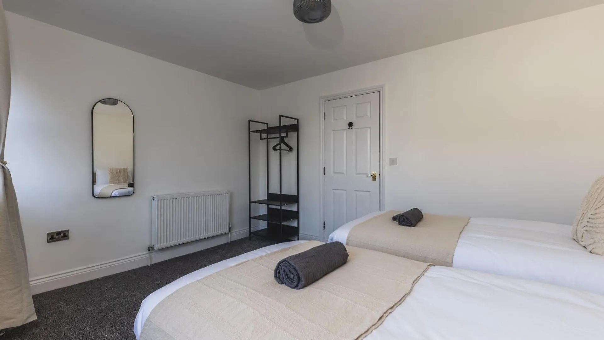 Holiday home Arte Stays: Spacious Garden House in Stratford with Free Parking London