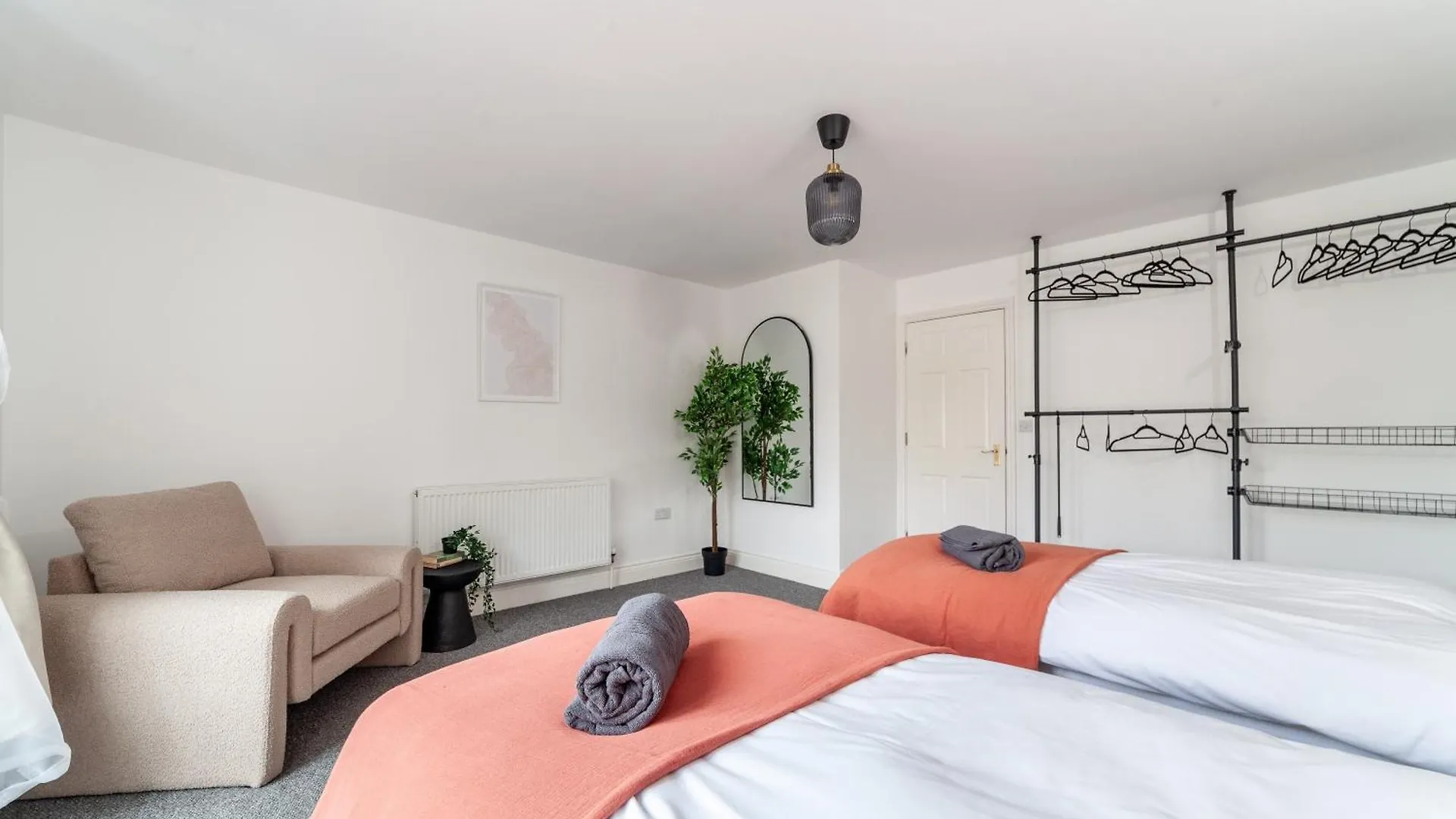 Arte Stays: Spacious Garden House in Stratford with Free Parking London United Kingdom