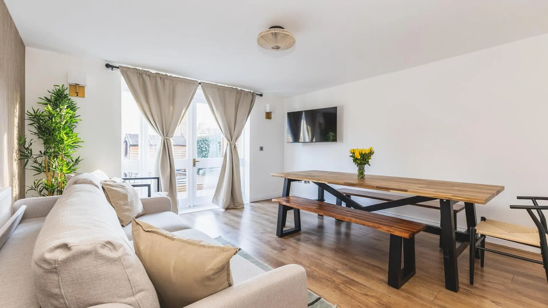 Arte Stays Serviced Houses Stratford - 3 Bedrooms 2 Bathrooms Houses London, Stratford, Maryland, Free Parking, Garden, Weekly Or Monthly Stays - Up To 8 Guests 0*, Londen Verenigd Koninkrijk