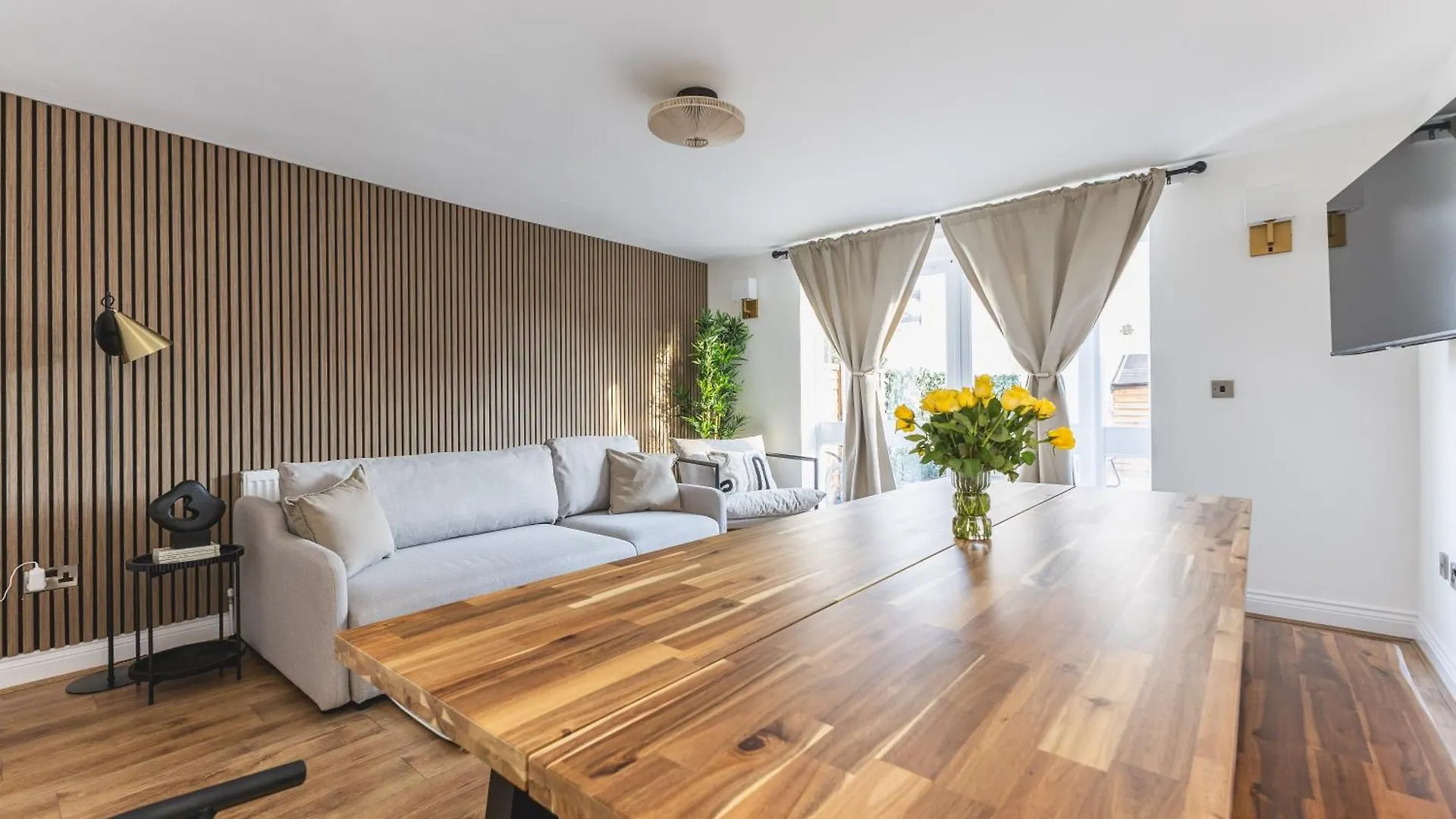 Arte Stays Serviced Houses Stratford - 3 Bedrooms 2 Bathrooms Houses London, Stratford, Maryland, Free Parking, Garden, Weekly Or Monthly Stays - Up To 8 Guests Londen