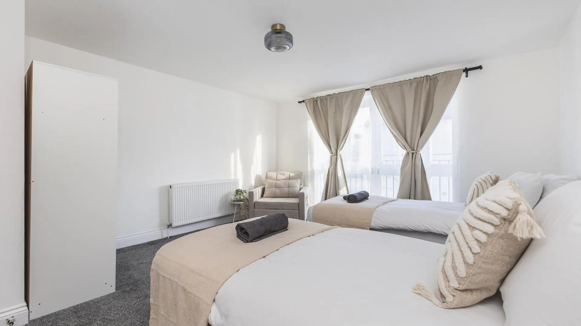 Vakantiehuis Arte Stays Serviced Houses Stratford - 3 Bedrooms 2 Bathrooms Houses London, Stratford, Maryland, Free Parking, Garden, Weekly Or Monthly Stays - Up To 8 Guests Verenigd Koninkrijk