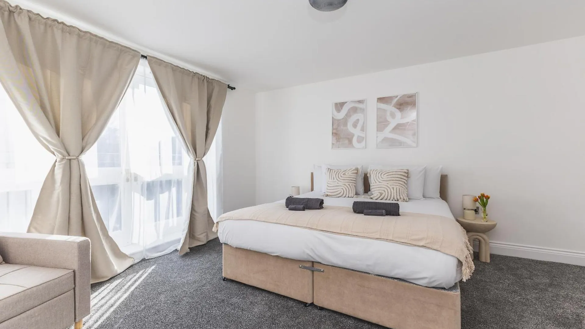 Vakantiehuis Arte Stays Serviced Houses Stratford - 3 Bedrooms 2 Bathrooms Houses London, Stratford, Maryland, Free Parking, Garden, Weekly Or Monthly Stays - Up To 8 Guests