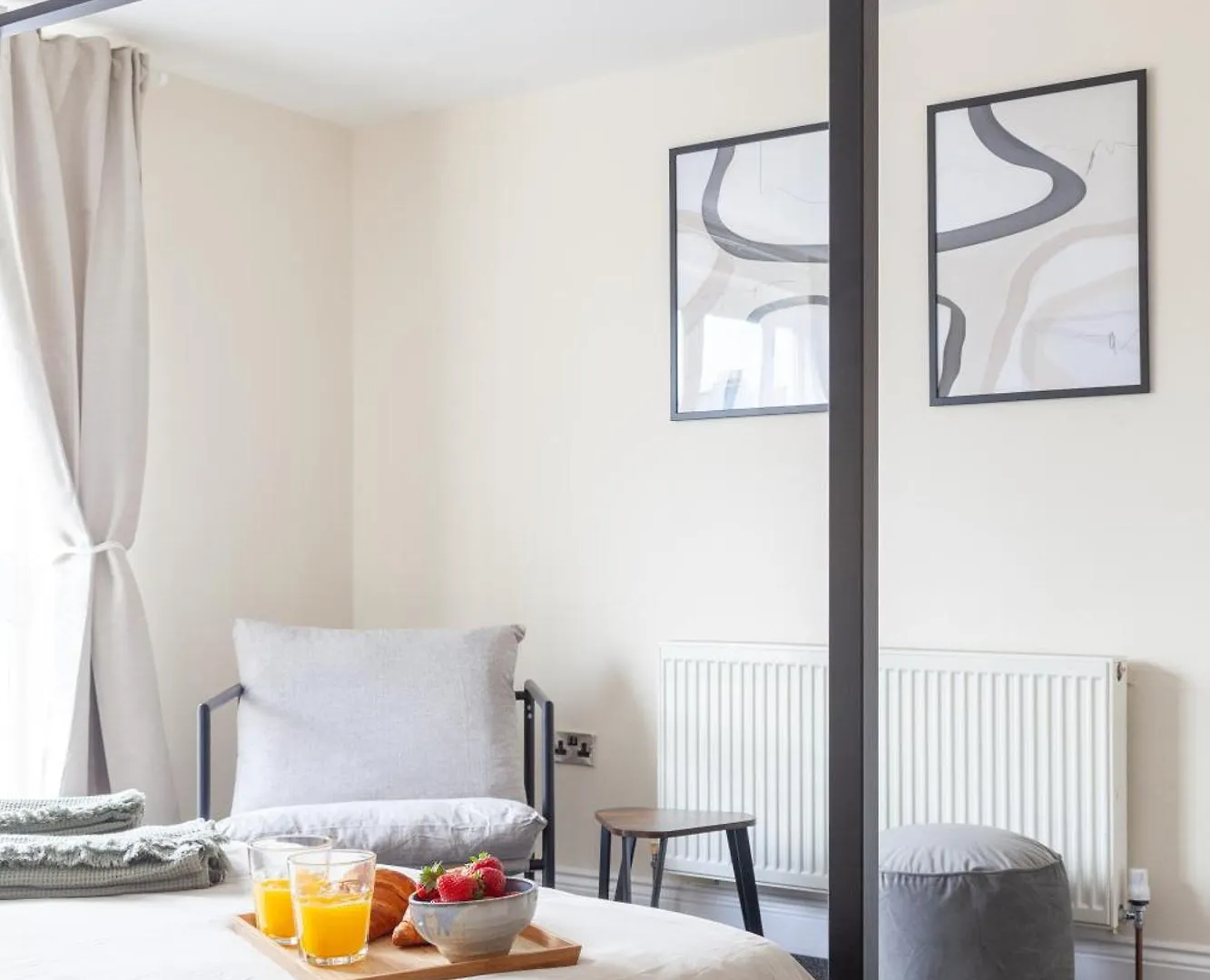 別荘 Arte Stays Serviced Houses Stratford - 3 Bedrooms 2 Bathrooms Houses London, Stratford, Maryland, Free Parking, Garden, Weekly Or Monthly Stays - Up To 8 Guests