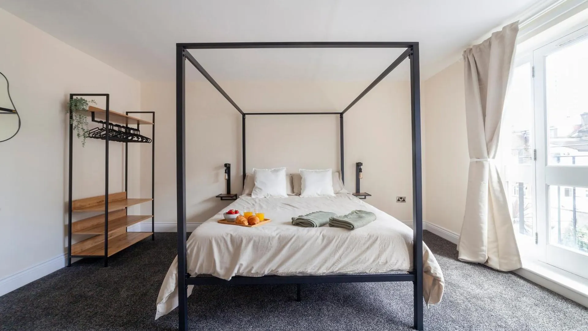 Arte Stays Serviced Houses Stratford - 3 Bedrooms 2 Bathrooms Houses London, Stratford, Maryland, Free Parking, Garden, Weekly Or Monthly Stays - Up To 8 Guests 0*, ロンドン イギリス
